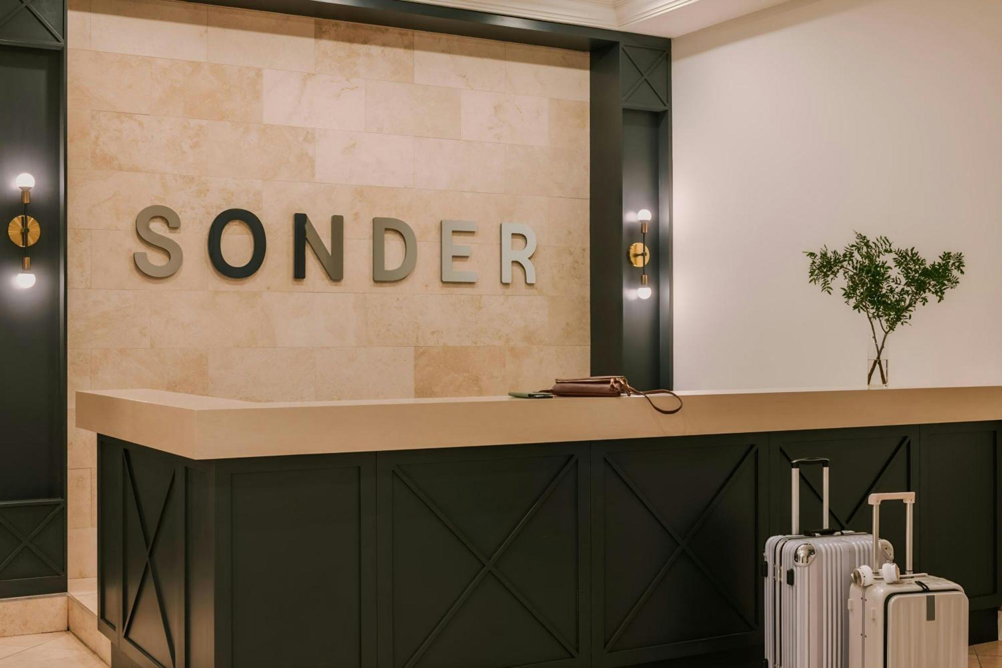 Sonder By Marriott Bonvoy Le Victoria Apartments Old Montreal Exteriér fotografie